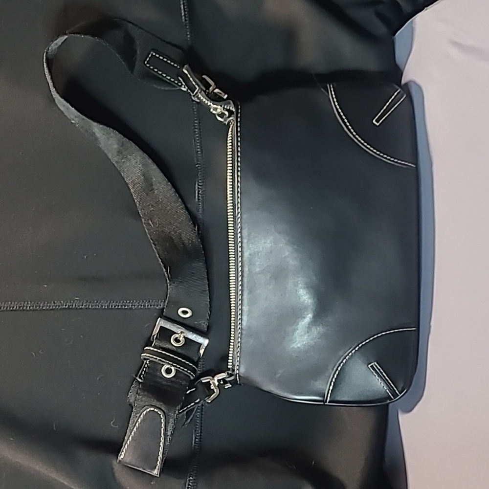 Nine West black leather shoulder bag